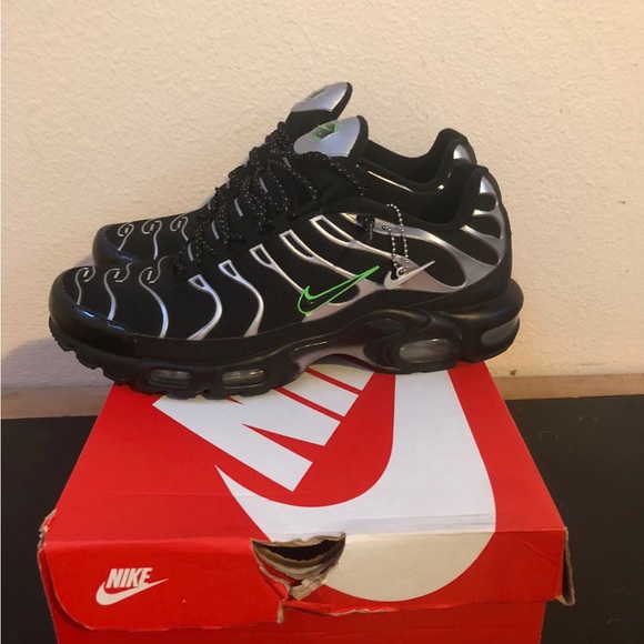 Air max plus F22 - Picture 2 of 3
